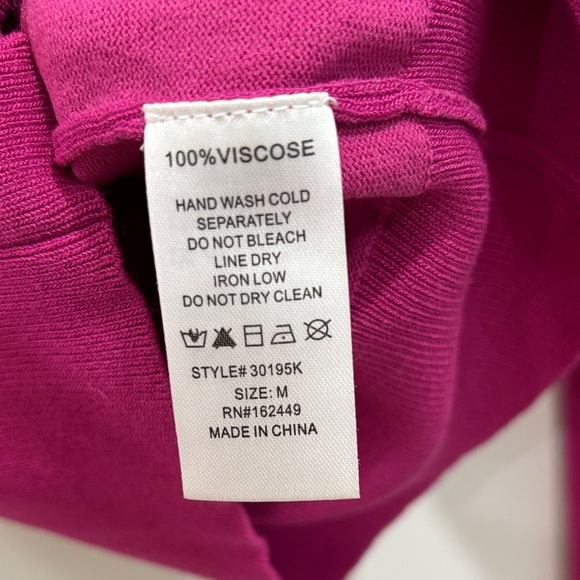 Elegant Fuchsia Sweater with Pearl Embellishments - Picture 3 of 6